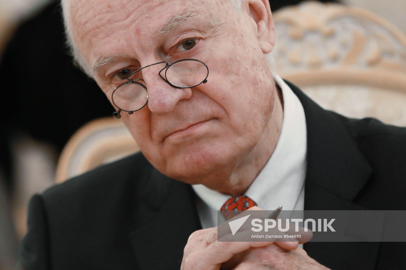 Foreign Minister Sergei Lavrov meets with UN Special Envoy for Syria Staffan de Mistura
