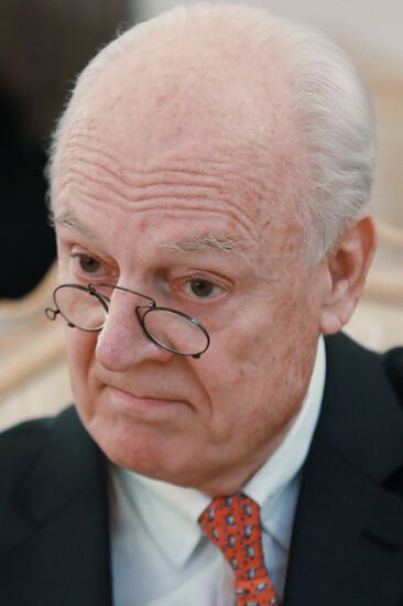 Foreign Minister Sergei Lavrov meets with UN Special Envoy for Syria Staffan de Mistura