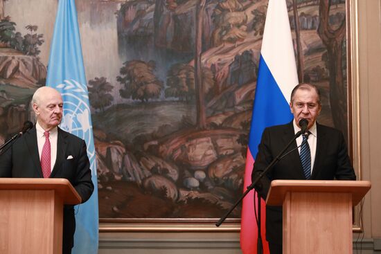 Foreign Minister Sergei Lavrov meets with UN Special Envoy for Syria Staffan de Mistura