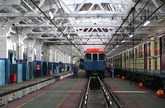 Unveiling of Maly Theater branded train