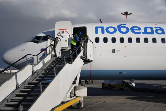 Maintenance of Pobeda aircraft at Vnukovo airport