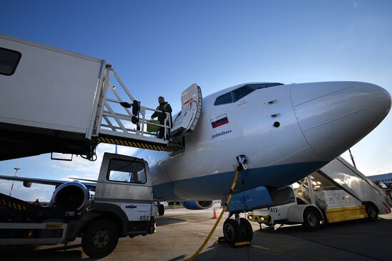 Maintenance of Pobeda aircraft at Vnukovo airport