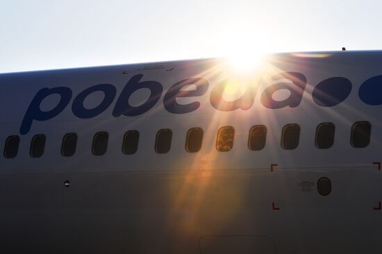 Maintenance of Pobeda aircraft at Vnukovo airport