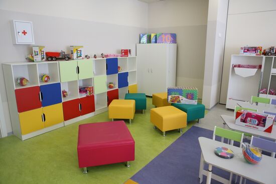 Moscow Mayor Sergei Sobyanin visits school No. 2120 in Novomoskovsky administrative area