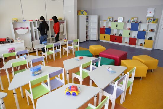 Moscow Mayor Sergei Sobyanin visits school No. 2120 in Novomoskovsky administrative area