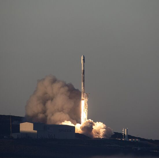 SpaceX launches Falcon 9 rocket with Iridium NEXT satellites