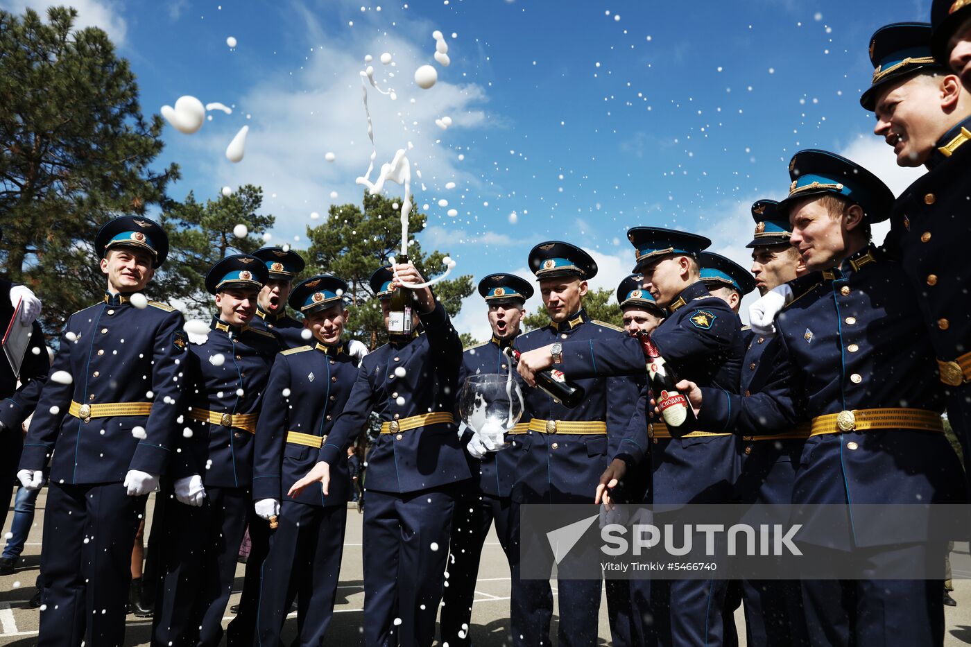 Krasnodar Higher Military Aviation School holds graduation ceremony