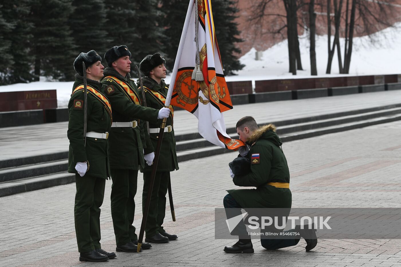 Moscow Higher Combined Arms Command School holds graduation ceremony