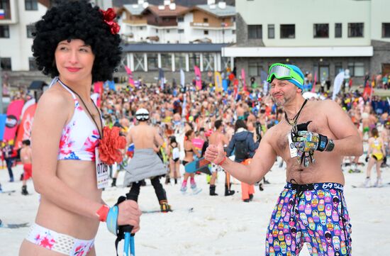 Downhill sliding in bikinis at BoogelWoogel-2018 carnival in Sochi