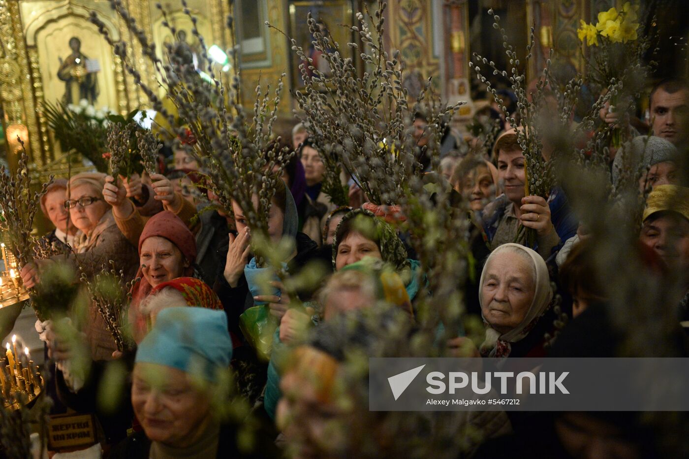 Pussy willows are blessed in Russian regions