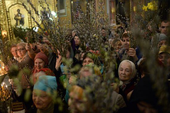 Pussy willows are blessed in Russian regions