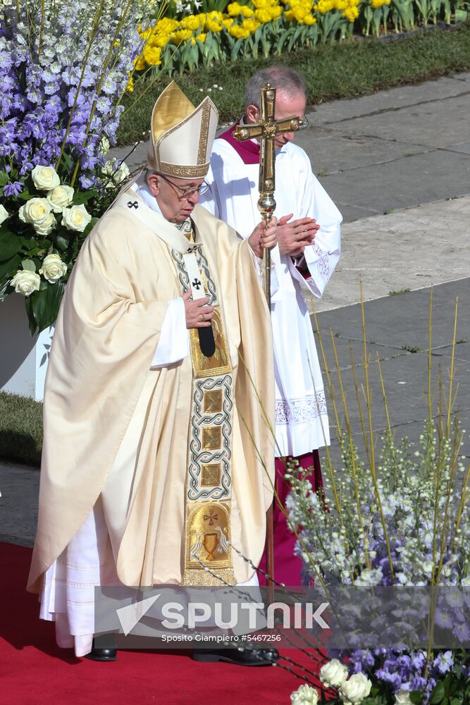 Easter mass in Vatican