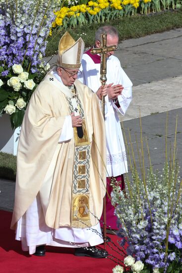 Easter mass in Vatican