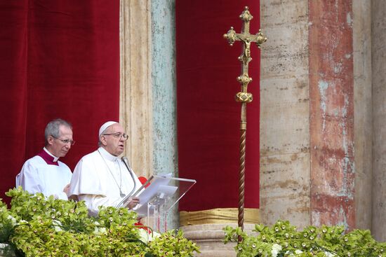 Easter mass in Vatican