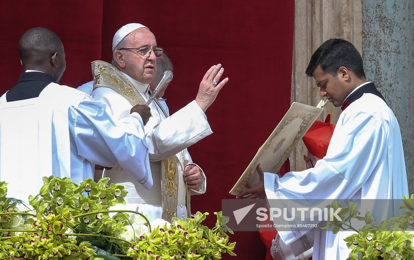 Easter mass in Vatican