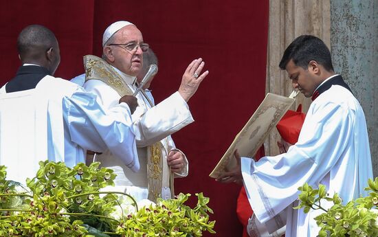 Easter mass in Vatican