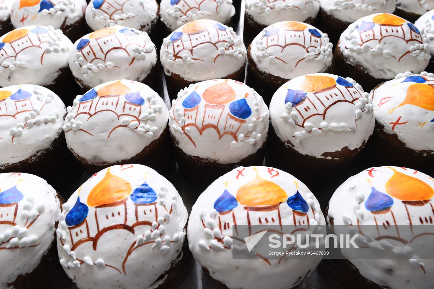 Making Easter cakes at Trinity Lavra of St. Sergius