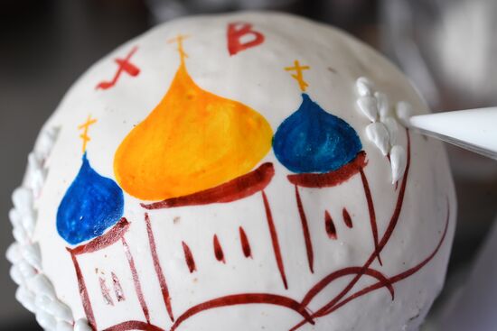 Making Easter cakes at Trinity Lavra of St. Sergius