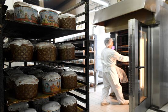 Making Easter cakes at Trinity Lavra of St. Sergius