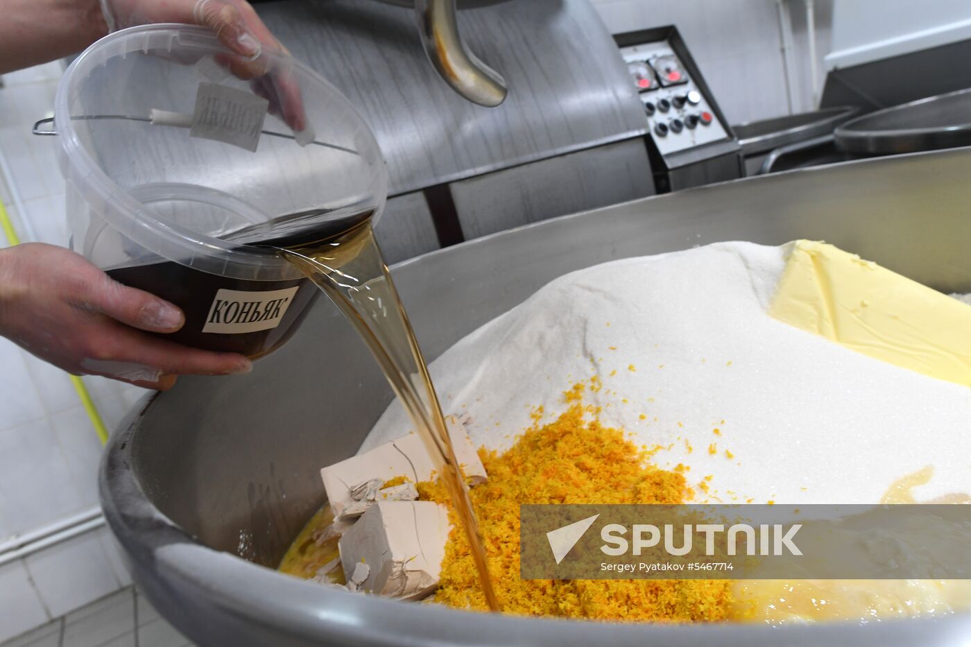 Making Easter cakes at Trinity Lavra of St. Sergius