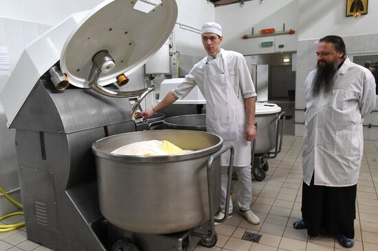 Making Easter cakes at Trinity Lavra of St. Sergius