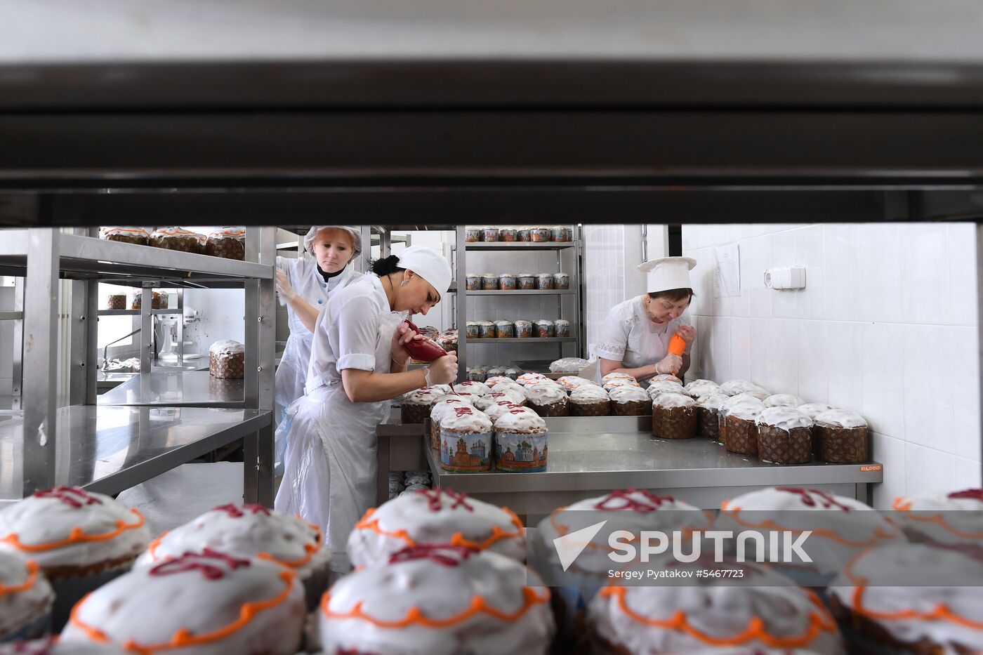 Making Easter cakes at Trinity Lavra of St. Sergius