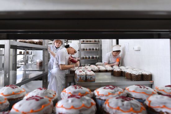 Making Easter cakes at Trinity Lavra of St. Sergius