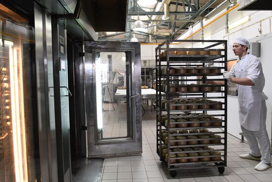 Making Easter cakes at Trinity Lavra of St. Sergius