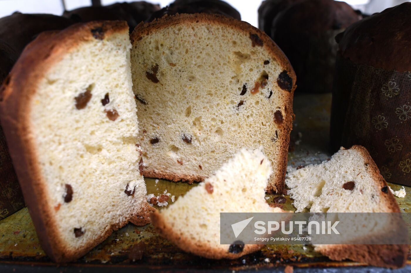 Making Easter cakes at Trinity Lavra of St. Sergius