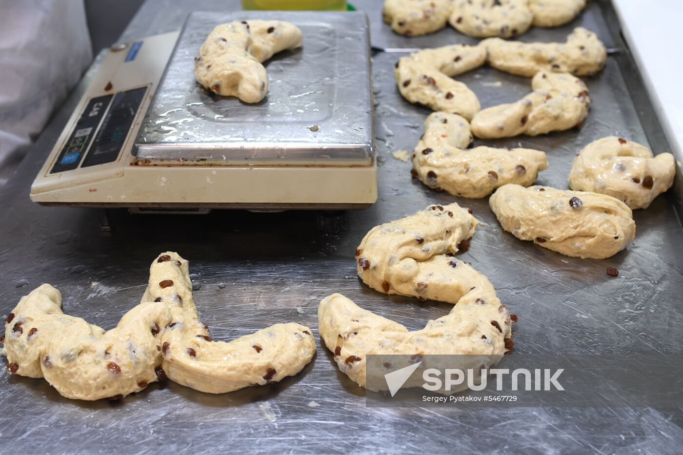 Making Easter cakes at Trinity Lavra of St. Sergius