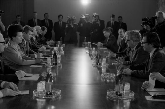 British Foreign Secretary Geoffrey Howe visits USSR