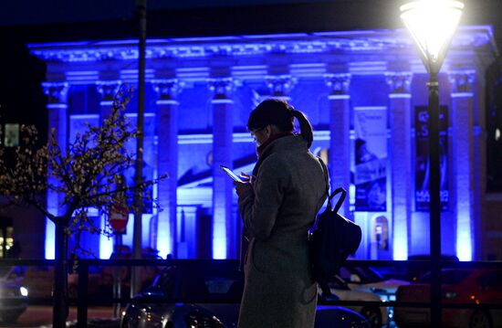 Light it Up Blue in Russia