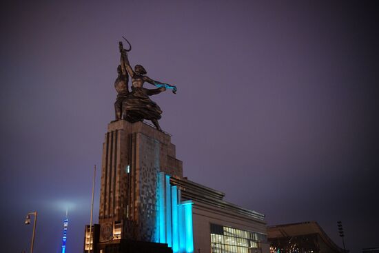 Light it Up Blue in Russia