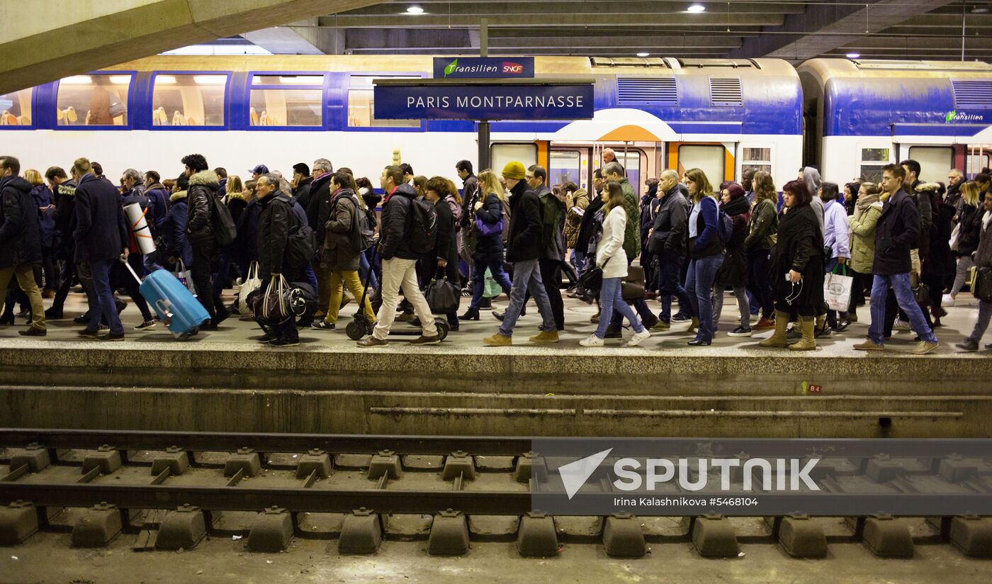 Railway workers go on strike in France