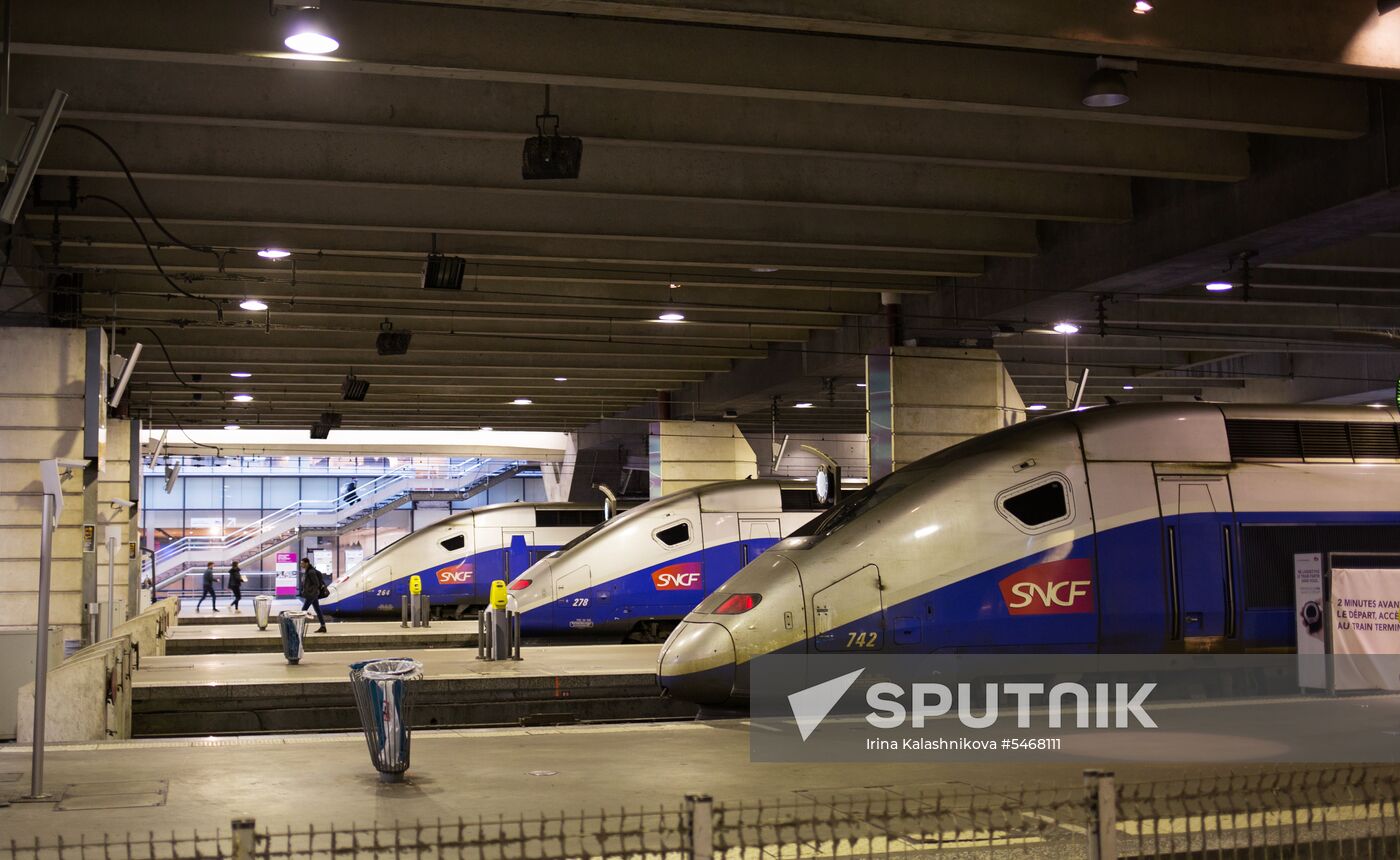 Railway workers go on strike in France