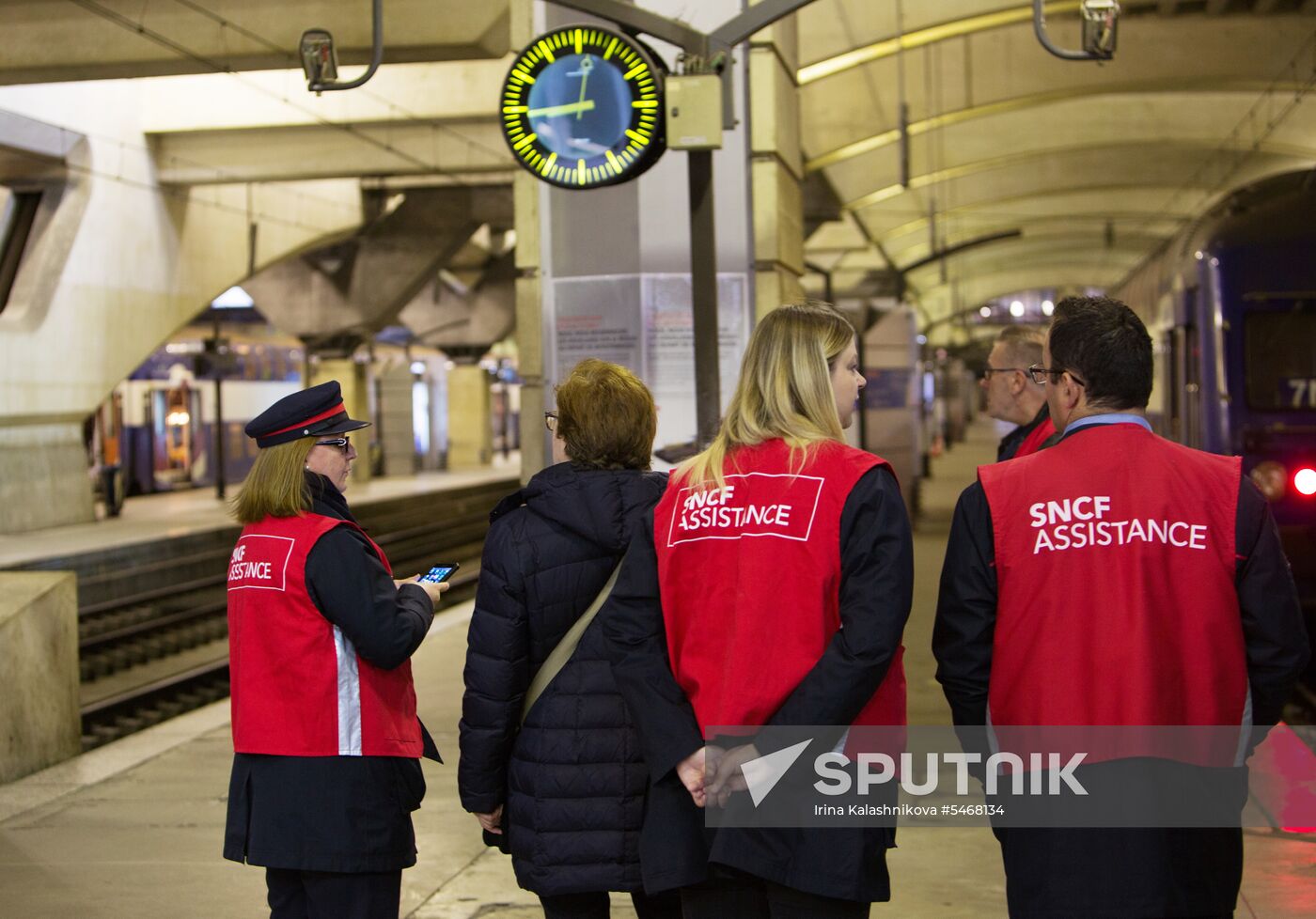 Railway workers go on strike in France