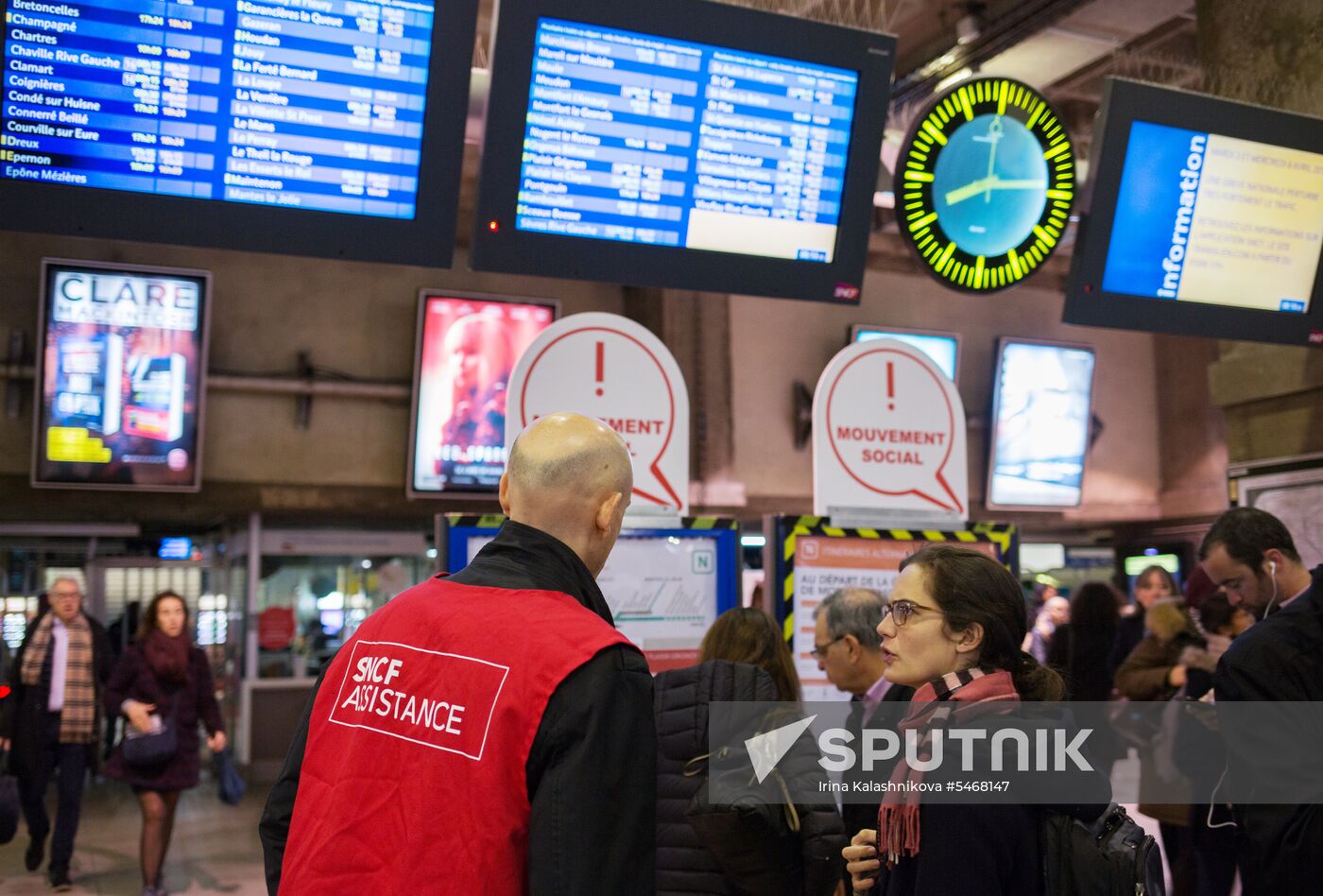 Railway workers go on strike in France