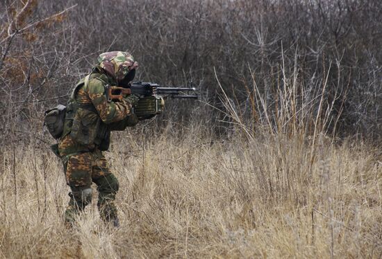 Drill of reconnaissance unit of LPR People's Militia