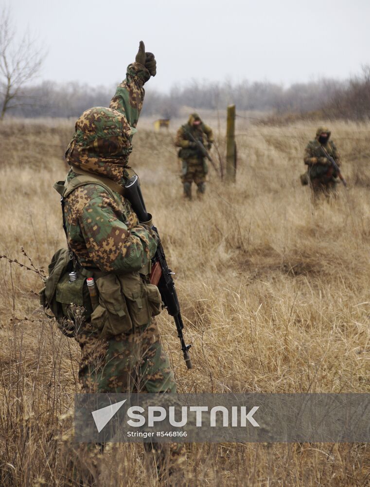 Drill of reconnaissance unit of LPR People's Militia