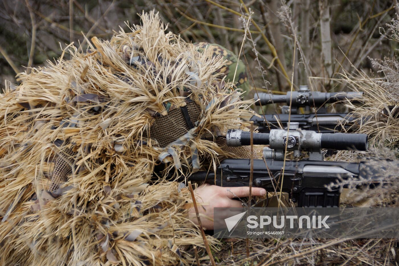 Drill of reconnaissance unit of LPR People's Militia