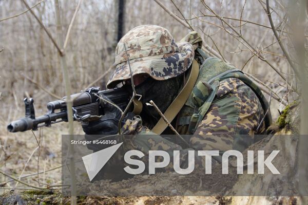 Drill of reconnaissance unit of LPR People's Militia