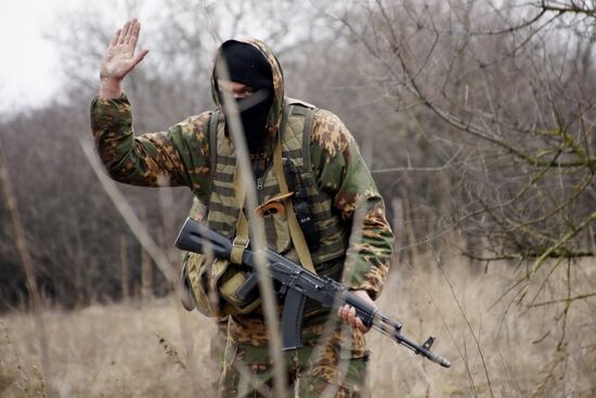 Drill of reconnaissance unit of LPR People's Militia