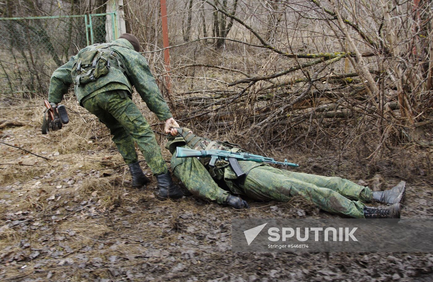Drill of reconnaissance unit of LPR People's Militia