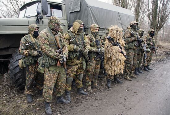 Drill of reconnaissance unit of LPR People's Militia