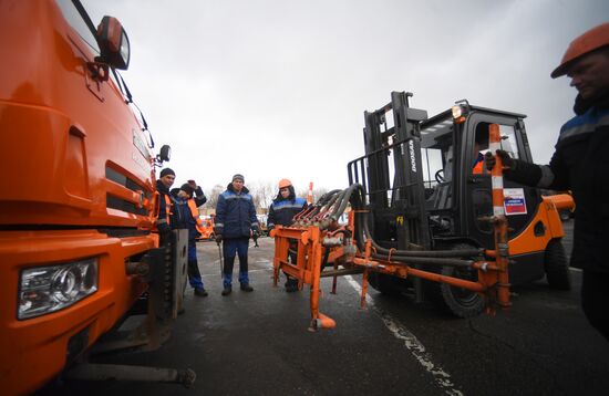 Moscow municipal services prepare machinery for summer season