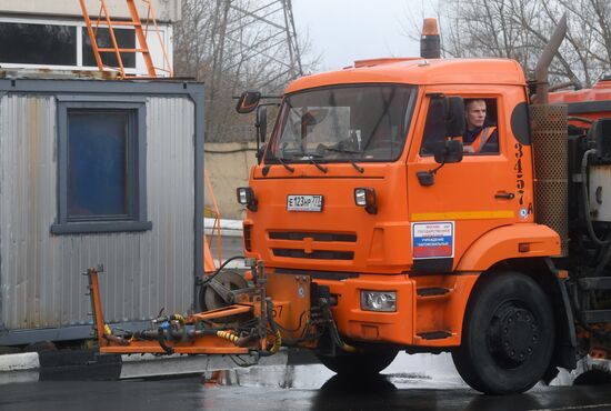 Moscow municipal services prepare machinery for summer season