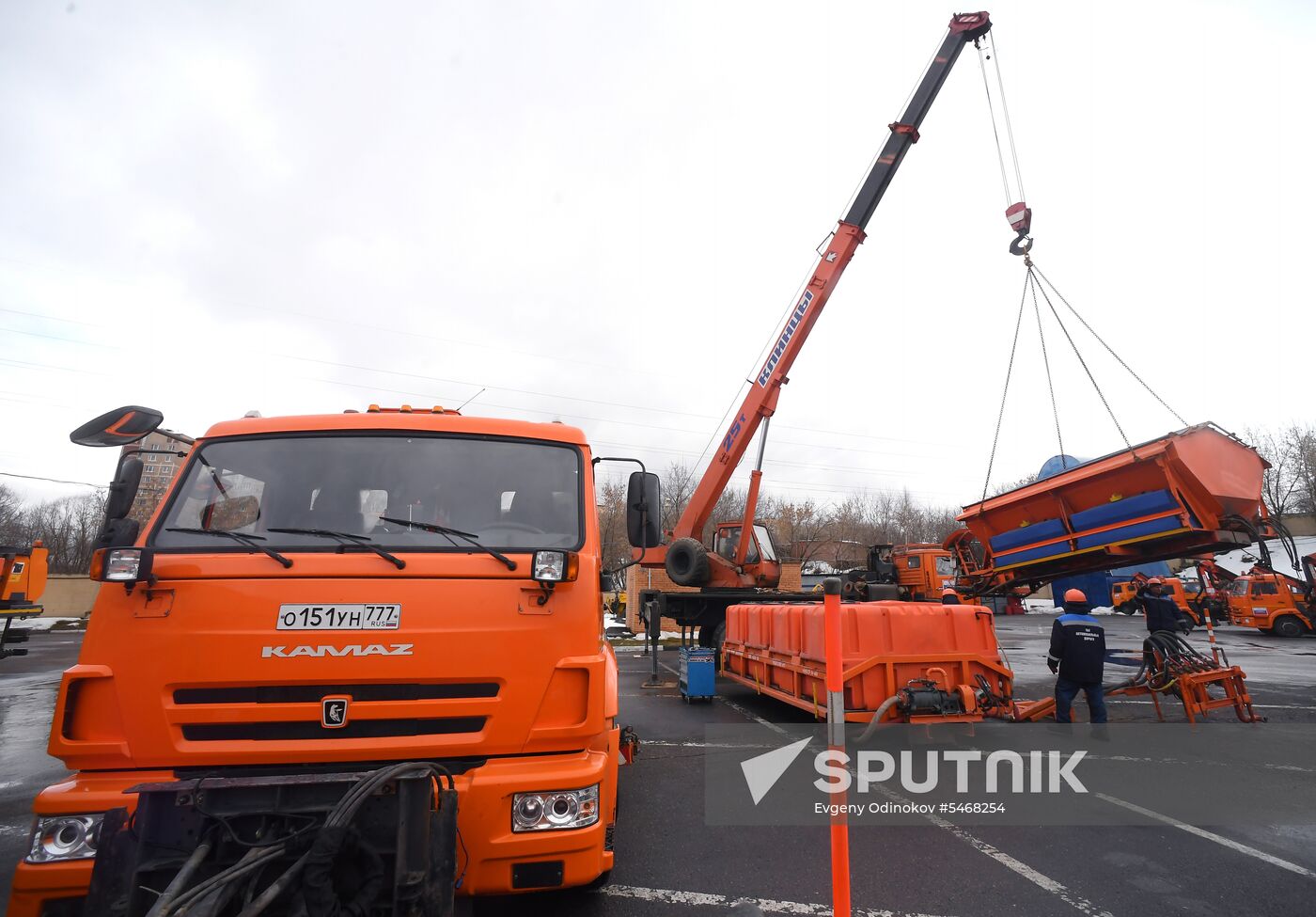 Moscow municipal services prepare machinery for summer season