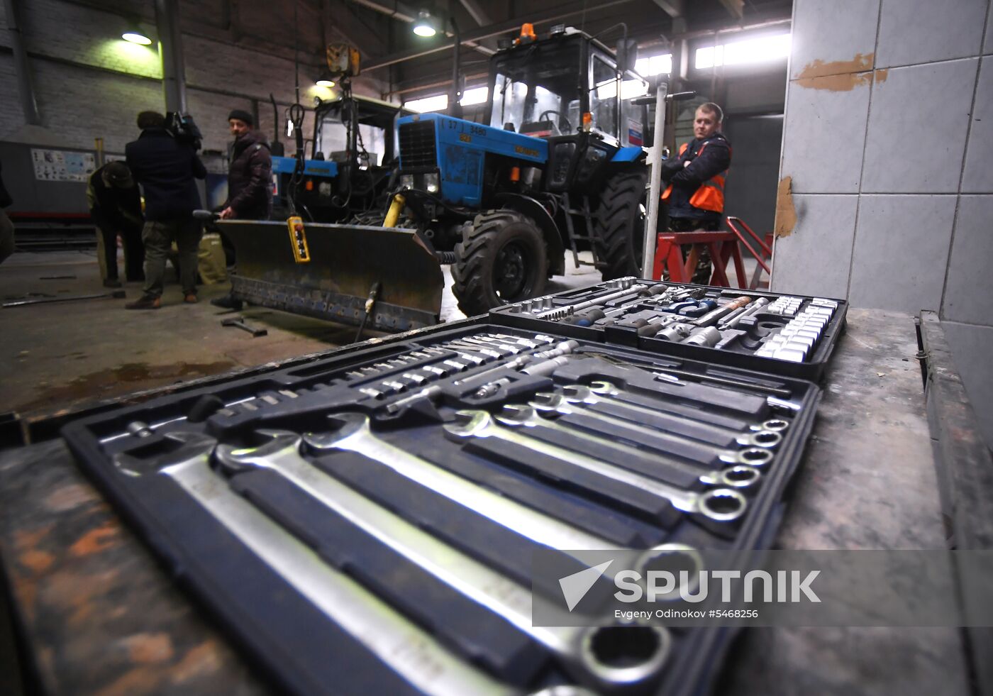 Moscow municipal services prepare machinery for summer season