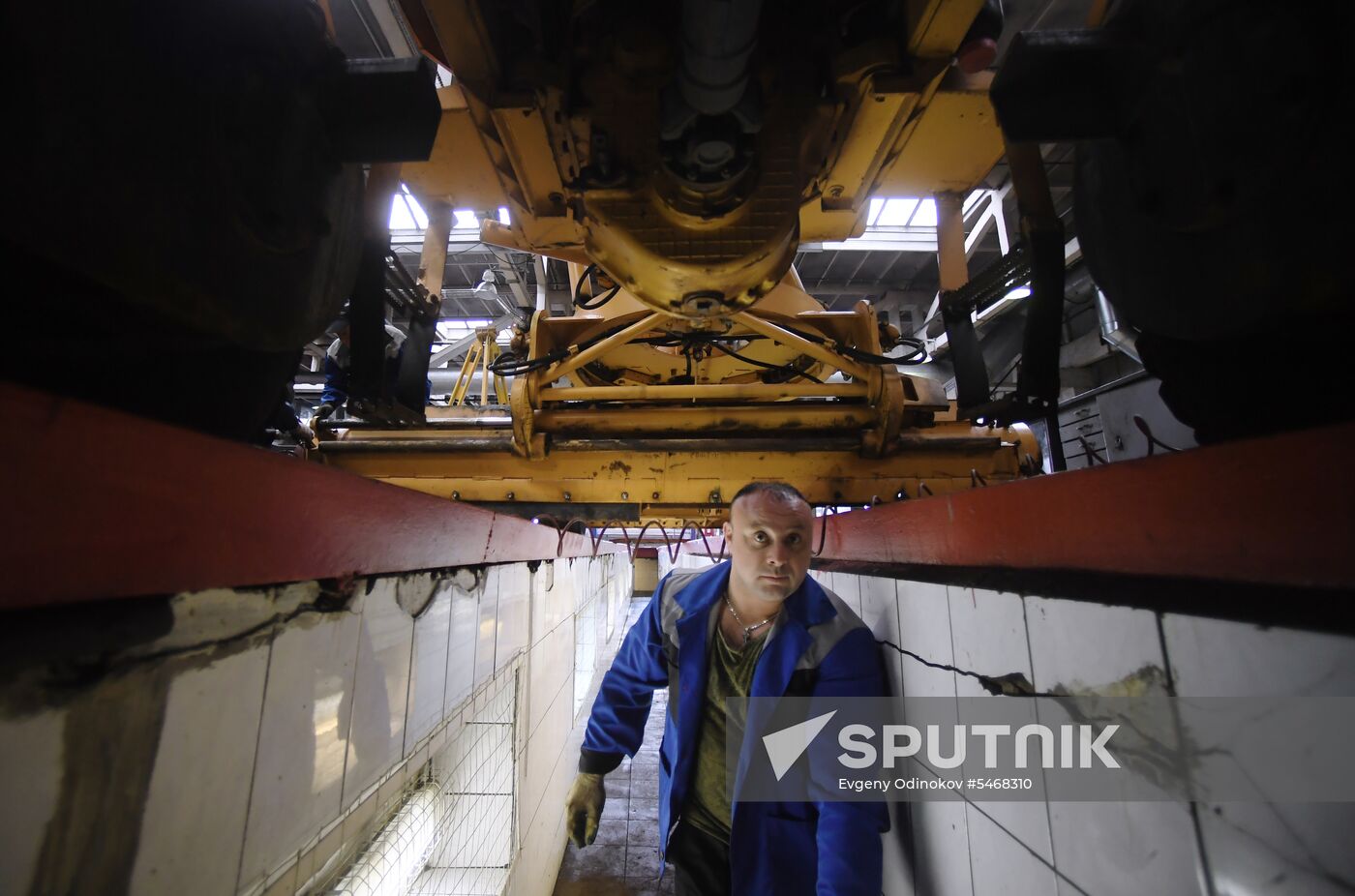 Moscow municipal services prepare machinery for summer season