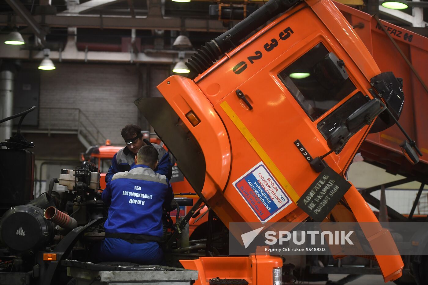 Moscow municipal services prepare machinery for summer season